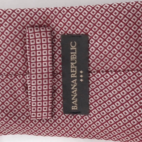 Banana Republic Factory Red/Silver Tie - Picture 3 of 3